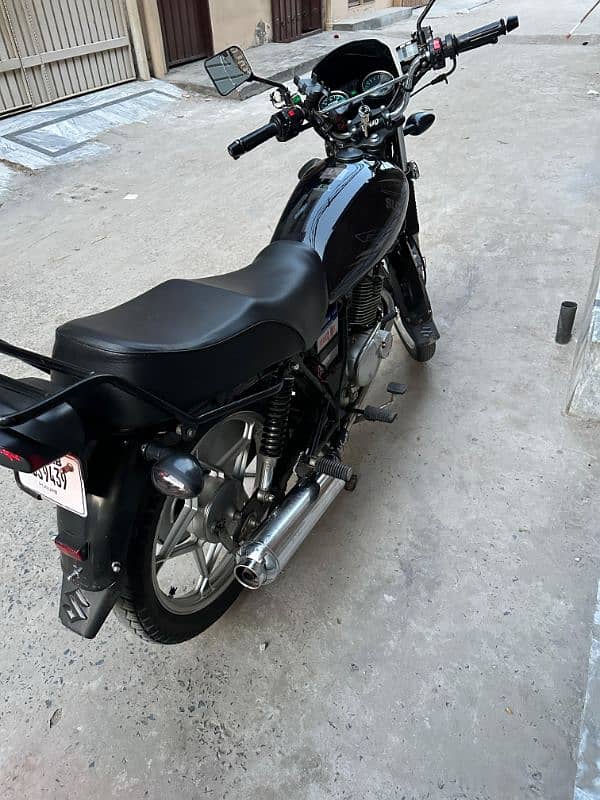 Suzuki GS 150 SE 2