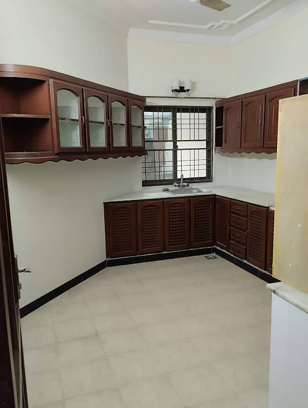 12 marla lower portion for rent in johar town 8