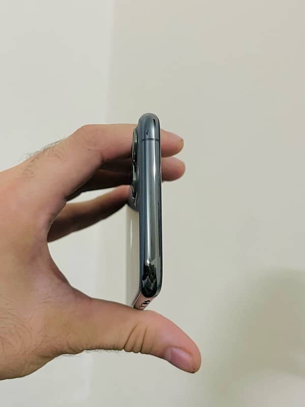 iPhone 11 Pro. 256Gb. PTA Approved . Waterproof 5