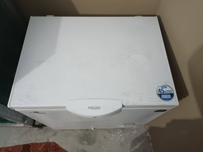 Company Dawlance Deep Freezer 1