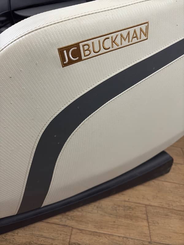 JC Buckman Massaging Recliner 2