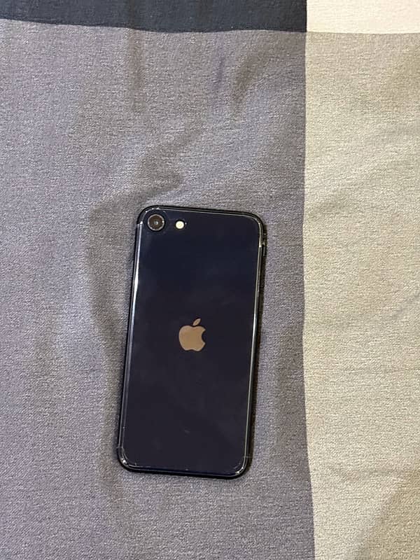 IPHONE SE 2022 3rd Gen 64gb 4