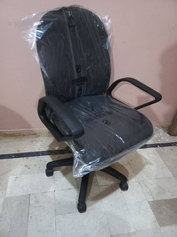 Master Branded Office Use chairs Available 3