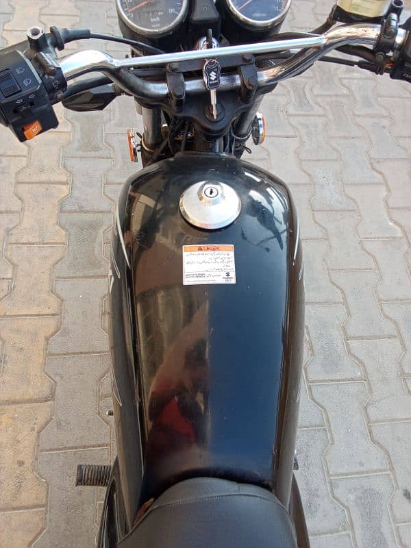 Suzuki GS 150 SE model 2017 urgent sale 6