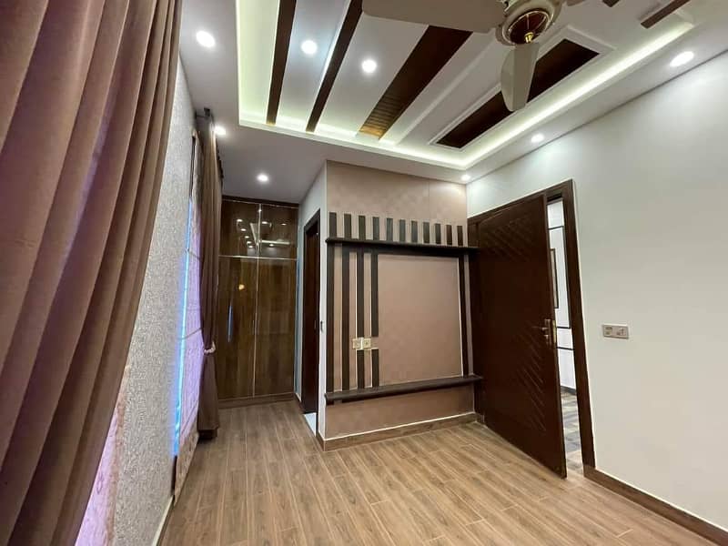 10 MARLA BRAND NEW EXCELLENT CONDITION IDEAL LUXURY HOUSE FOR RENT IN SHAHEEN BLOCK BAHRIA TOWN LAHORE 9