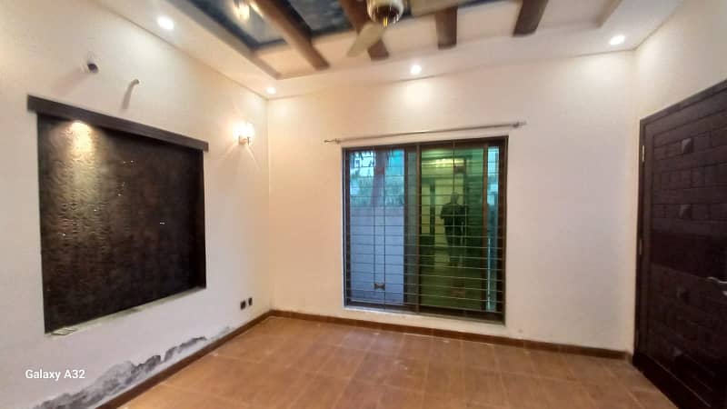 10 MARLA BRAND NEW EXCELLENT CONDITION IDEAL LUXURY HOUSE FOR RENT IN SHAHEEN BLOCK BAHRIA TOWN LAHORE 36