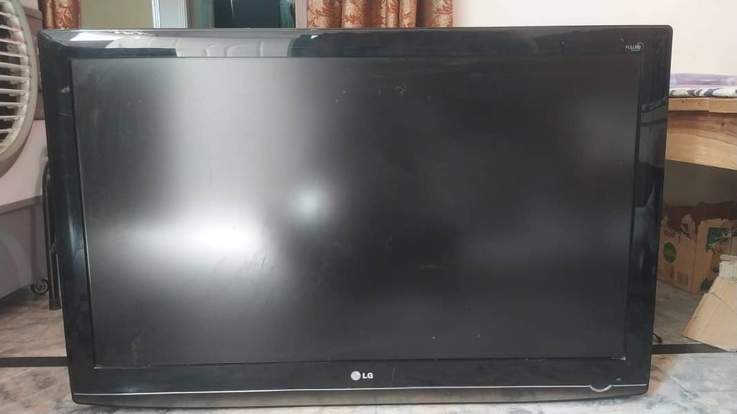 LG LCD 42 inch Full HD made in Korea, we brough it from Qatar 0