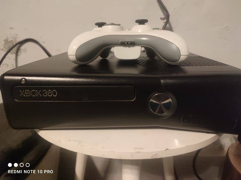 Xbox 360 320GB 4