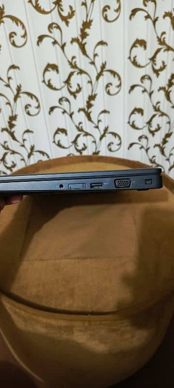 DELL LATITUDE i5 (7th generation). 3