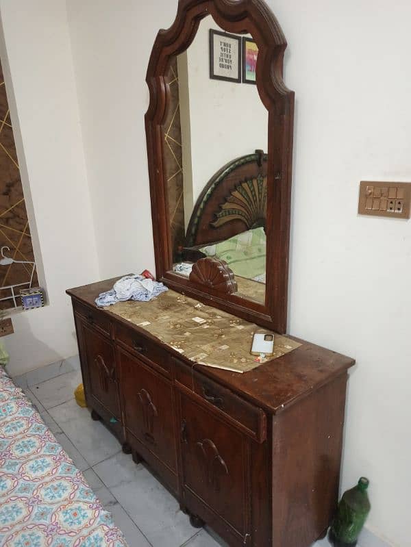 Dressing table and showcase for sale 1