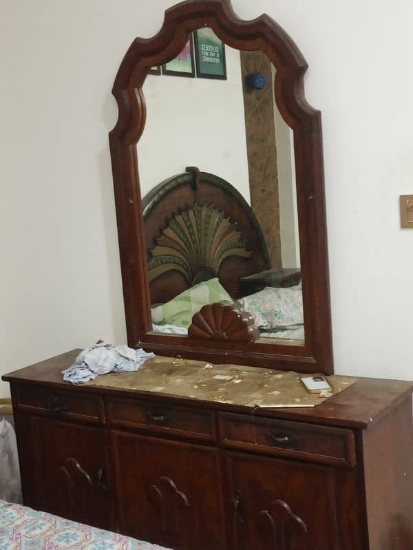 Dressing table and showcase for sale 2