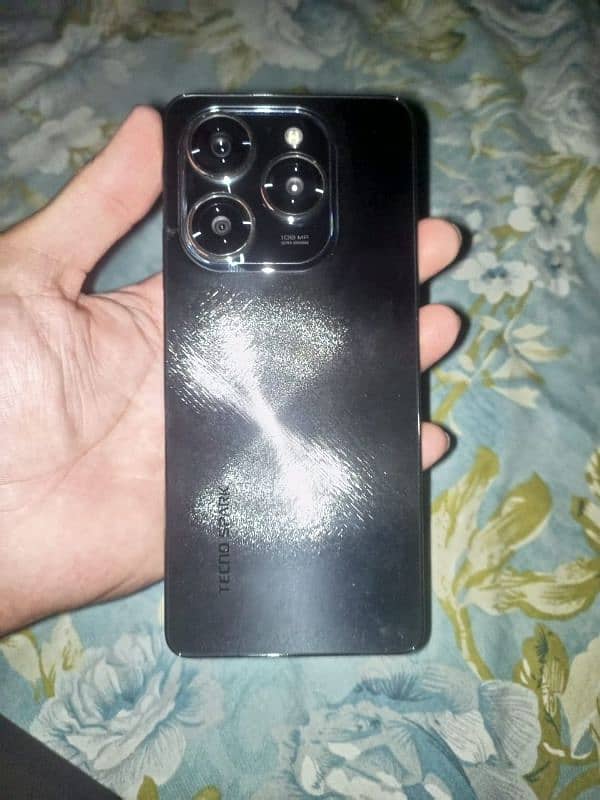 Tecno spark 20 pro 8/256  price final he plz no bargaing 0