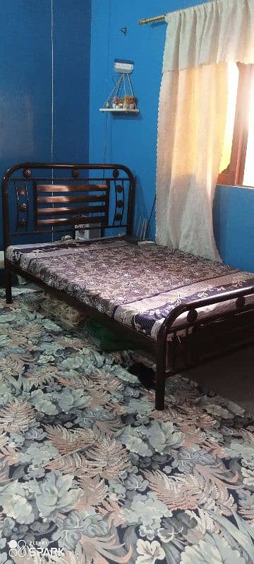 Iron Bed Signal with mattress 1