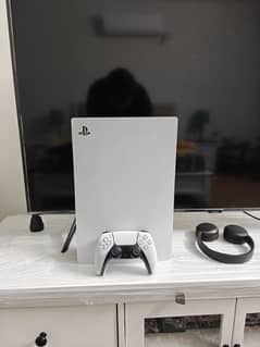 Ps5 1 TB with Console Digital Version (like new)