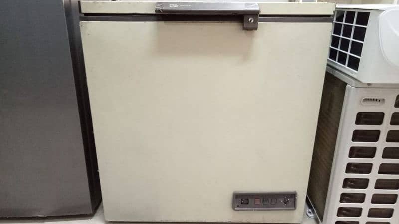 pel deep freezer neat and clean. fully working condition. 3