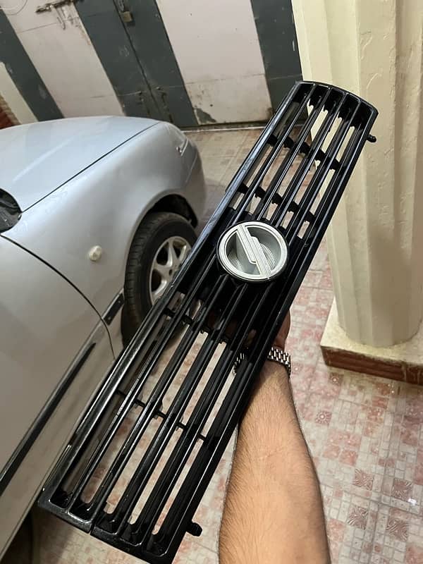 Nissan sunny front grill 0