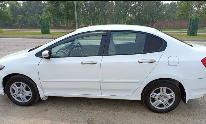 Honda City Automatic For Rent 6