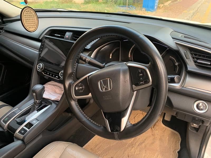 Honda Civic 2019 11