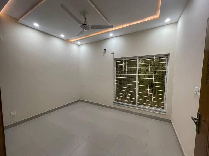 5 MARLA BRAND NEW LUXURY CONDITION GOOD EXCELLENT FULL HOUSE FOR RENT IN AA BLOCK BAHRIA TOWN LAHORE 4