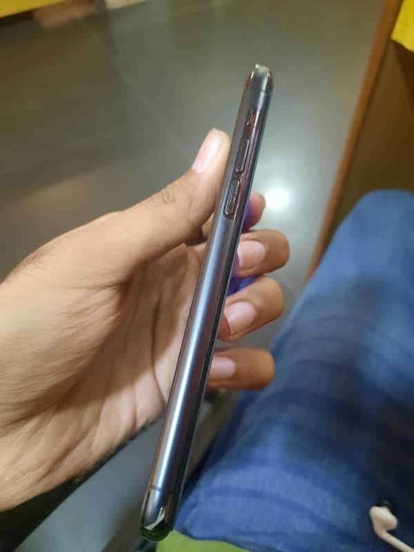 iPhone 11 pro [urgent sale] 3