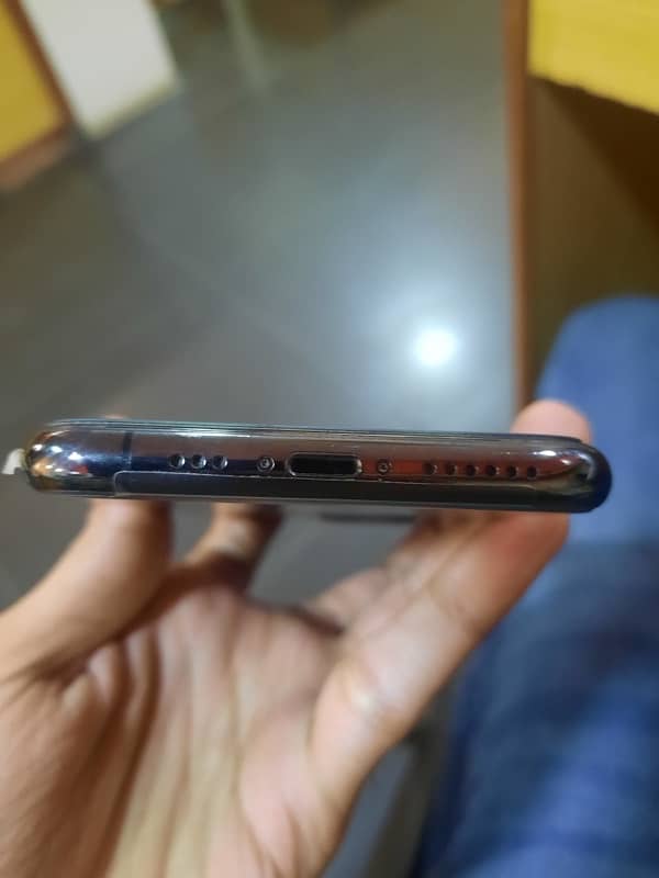 iPhone 11 pro [urgent sale] 4