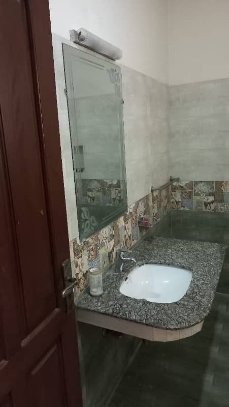 1 KANAL BRAND NEW EXCELLENT LUXURY GOOD CONDITION IDEAL LOCATION HOUSE FOR RENT IN BABAR BLOCK BAHRIA TOWN LAHORE 4