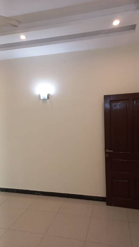 1 KANAL BRAND NEW EXCELLENT LUXURY GOOD CONDITION IDEAL LOCATION HOUSE FOR RENT IN BABAR BLOCK BAHRIA TOWN LAHORE 7