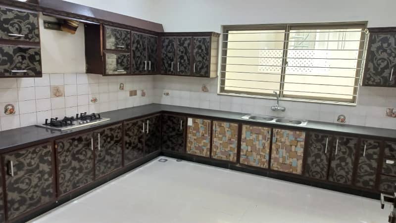 1 KANAL BRAND NEW EXCELLENT LUXURY GOOD CONDITION IDEAL LOCATION HOUSE FOR RENT IN BABAR BLOCK BAHRIA TOWN LAHORE 21