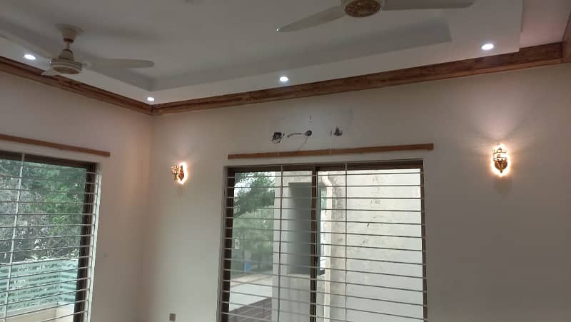 1 KANAL BRAND NEW EXCELLENT LUXURY GOOD CONDITION IDEAL LOCATION HOUSE FOR RENT IN BABAR BLOCK BAHRIA TOWN LAHORE 39