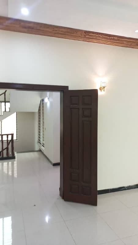 1 KANAL BRAND NEW EXCELLENT LUXURY GOOD CONDITION IDEAL LOCATION HOUSE FOR RENT IN BABAR BLOCK BAHRIA TOWN LAHORE 40