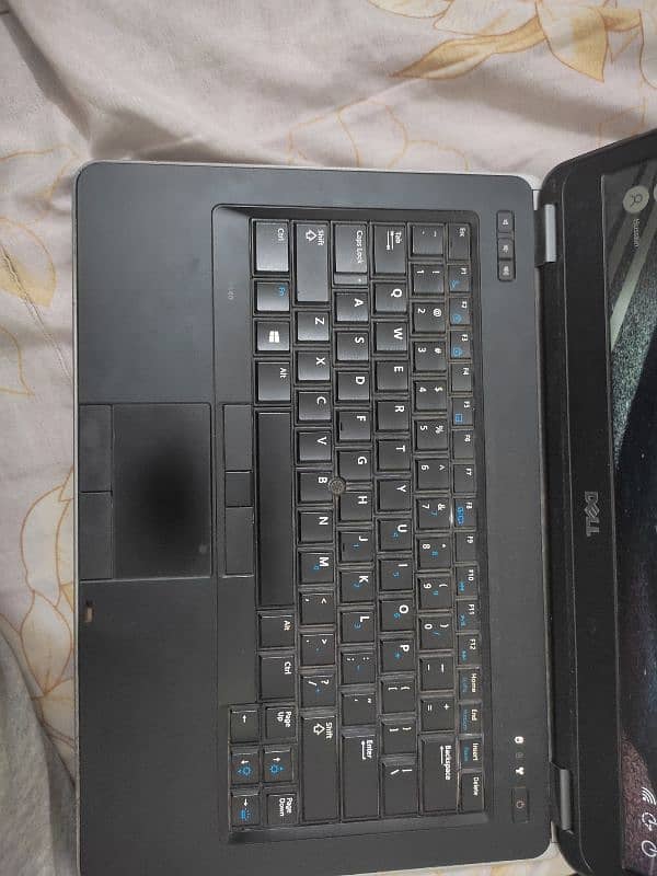 I'm selling my dell latitude E6440 Laptop 2