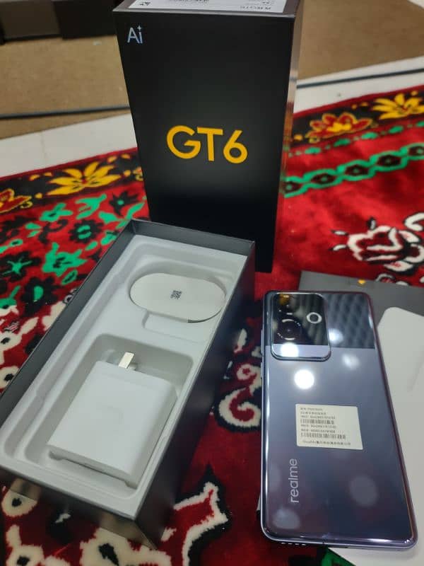 Realme GT6 (Snapdragon 8 gen 3) not 8s gen 3 1