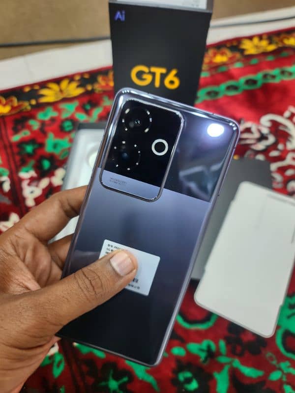 Realme GT6 (Snapdragon 8 gen 3) not 8s gen 3 3