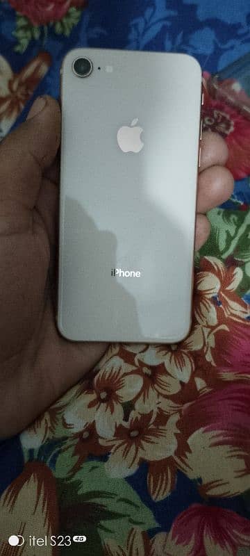 iPhone 8 (64gb) all ok glass break hai  non pta 0