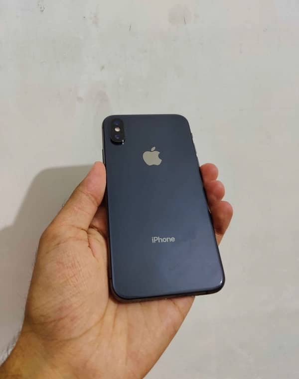 iphone x 256 bypass hai penal me lines hai har chiz original hai 2