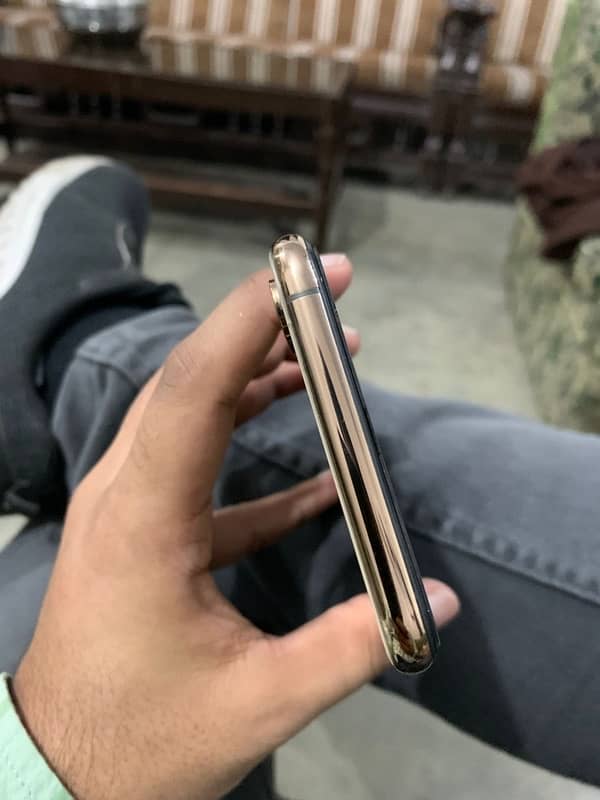 iPhone Xs max 5