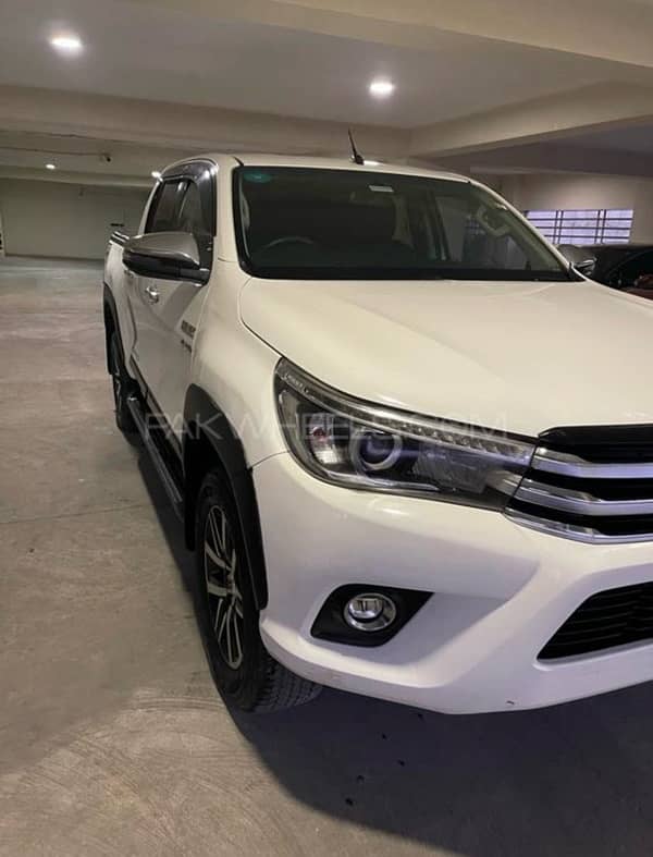 Toyota Hilux Revo v Automatic 2.8 2019 2