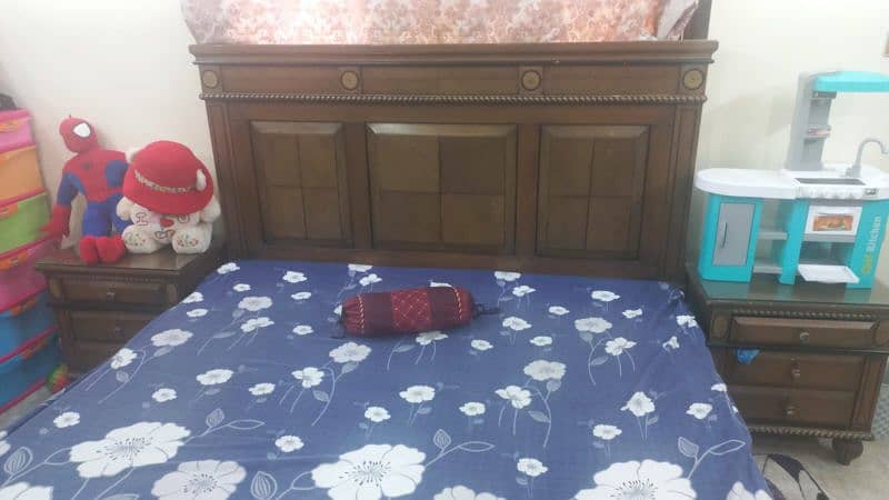 Wooden bedroom set 4