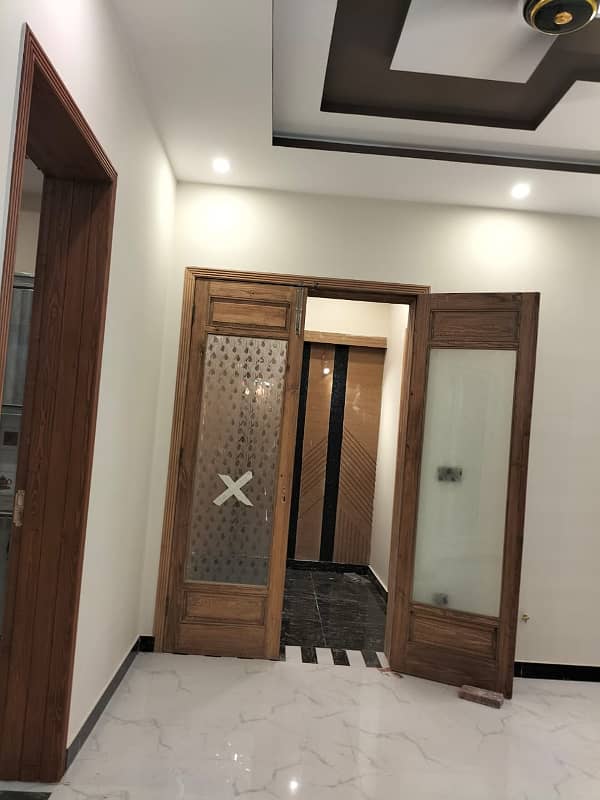 10 marla house is available for rent in wapda town lahore 1