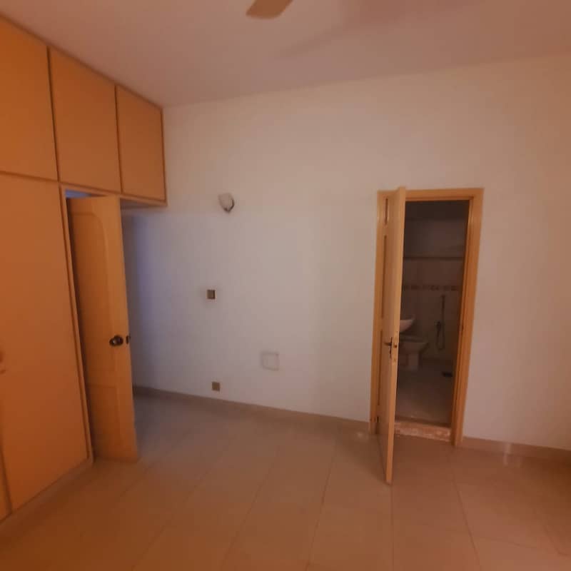 10 Marla 4 Beds Tv Lounge Drawing Room Dining Room Store Kitchen Spanish Tiled Marble Flooring Tiled Bath Kitchen Near McDonald's Park Ideal Location for Rent DHA Phase 3 21