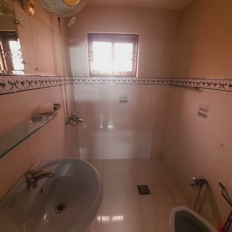 10 Marla 4 Beds Tv Lounge Drawing Room Dining Room Store Kitchen Spanish Tiled Marble Flooring Tiled Bath Kitchen Near McDonald's Park Ideal Location for Rent DHA Phase 3 25