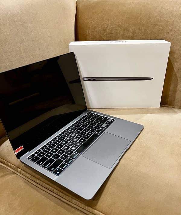 Apple Macbook M1 8GB 256GB 1