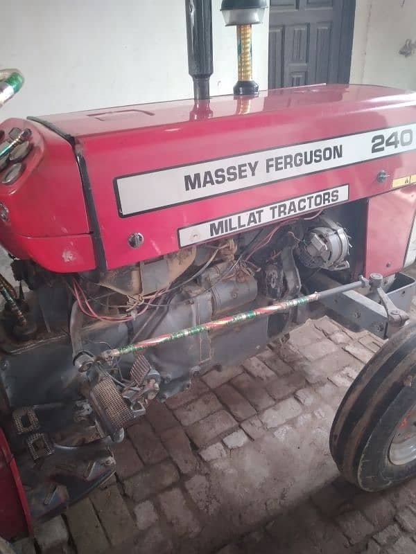 massy tractr 240 model 2017 2