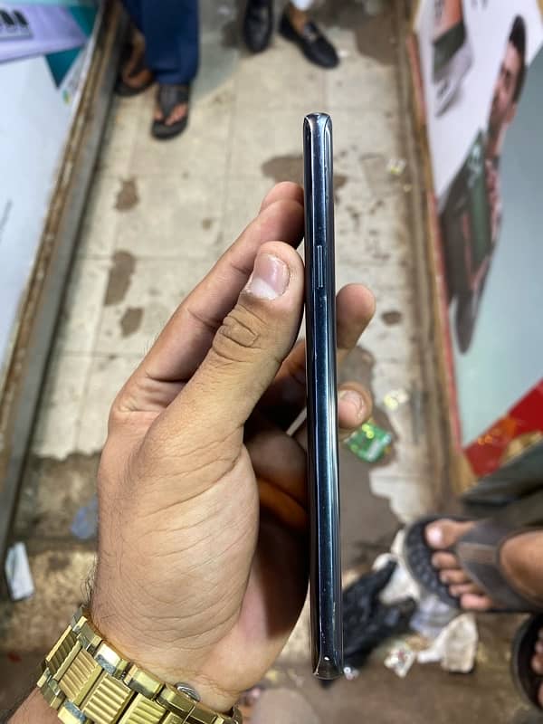 samsung s9plus official pta all ok na hona ka baraber shade ha 1