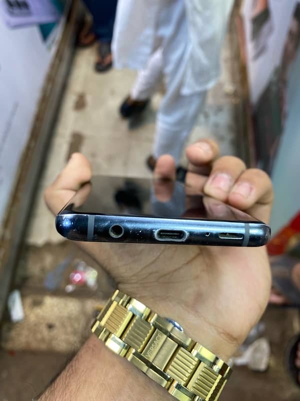 samsung s9plus official pta all ok na hona ka baraber shade ha 4