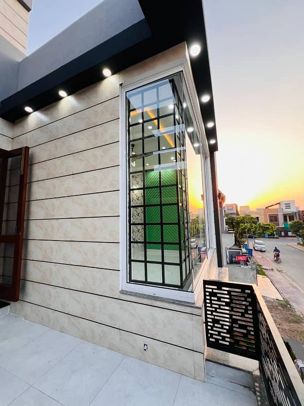 5 MARLA. TILD HOUSE FOR SALE IN JOHAR TOWN NEAR IMPOREM MALL 20