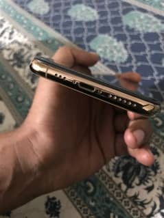 i phone 11 pro Gold 64gb Pta Approved