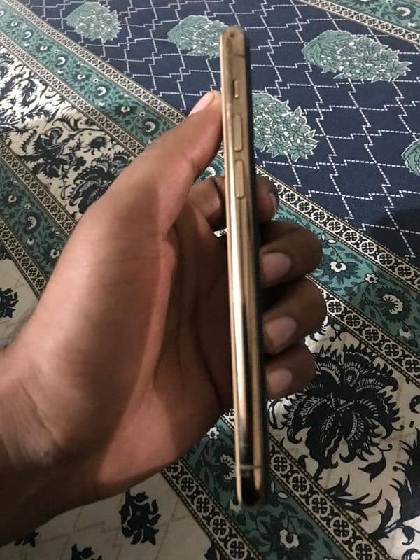 i phone 11 pro Gold 64gb Pta Approved 5