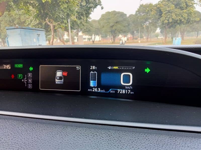 Toyota Prius 2016 model 2019 ki import 2021 ki PUNJAB REJISTER 12