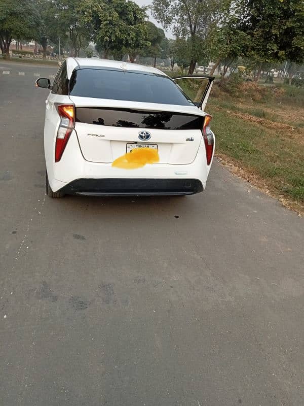 Toyota Prius 2016 model 2019 ki import 2021 ki PUNJAB REJISTER 13